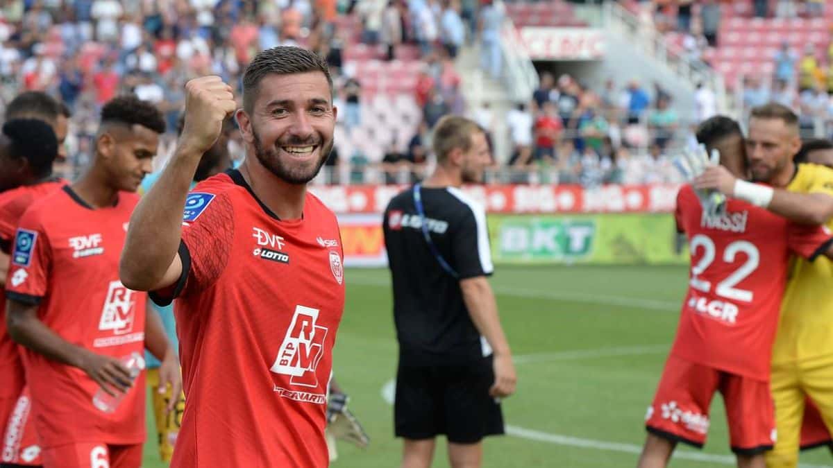 Ligue 2 J01 DFCO St Étienne victoire de Dijon 2 1