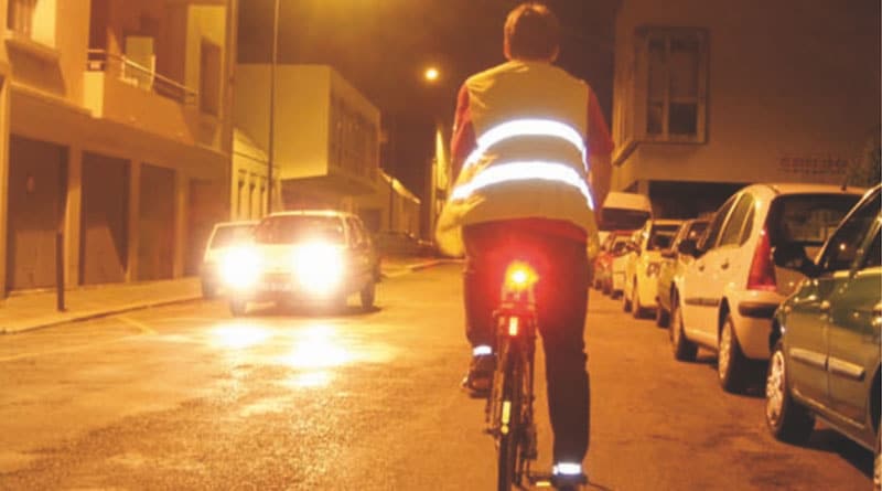Sécurité des cyclistes : opération « Étudiant-e-s, à vélo aussi, brillez ! »