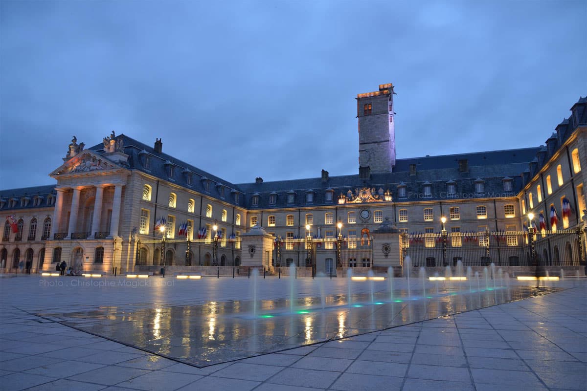 Dijon by night depuis la Tour Philippe le Bon avec l’office de tourisme