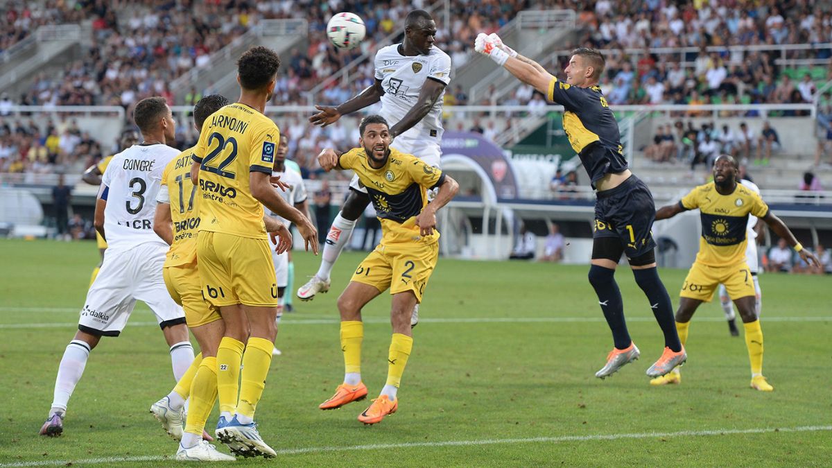 Ligue 2 J02 : Pau-DFCO : match nul (0-0)