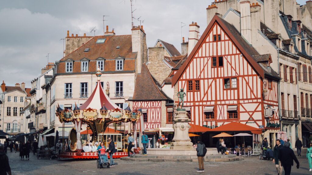 Carrousel place François Rude : retour imminent