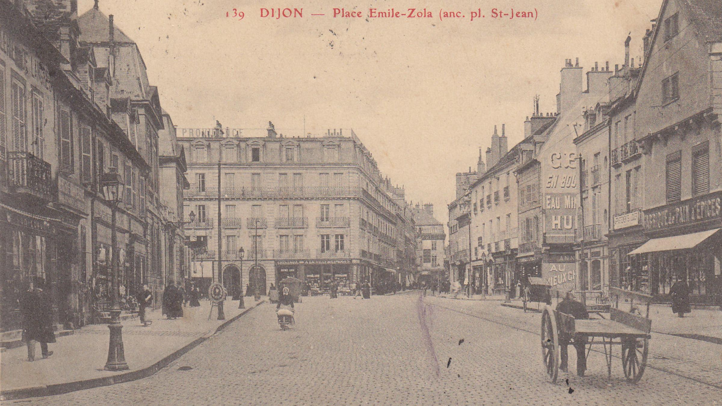 Dijon à travers le temps - La place Bossuet
