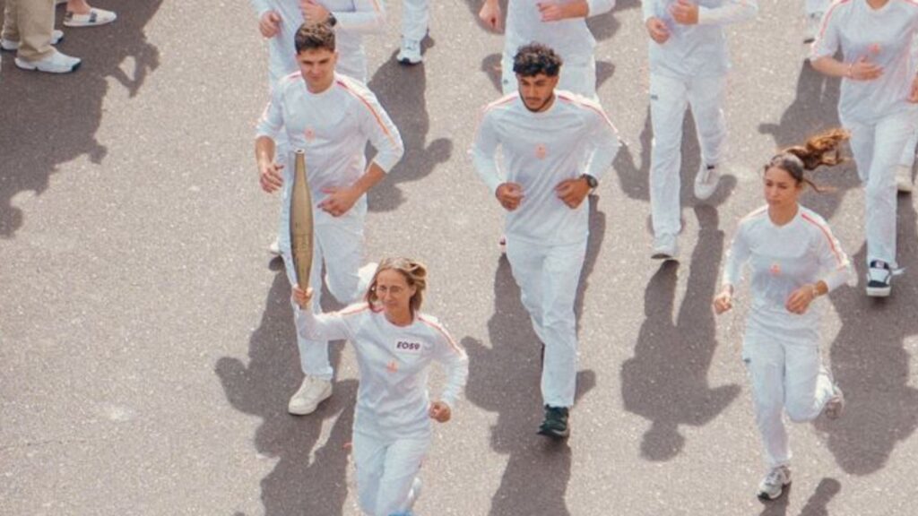 Paris 2024. Présentation de la torche olympique au Jardin Darcy
