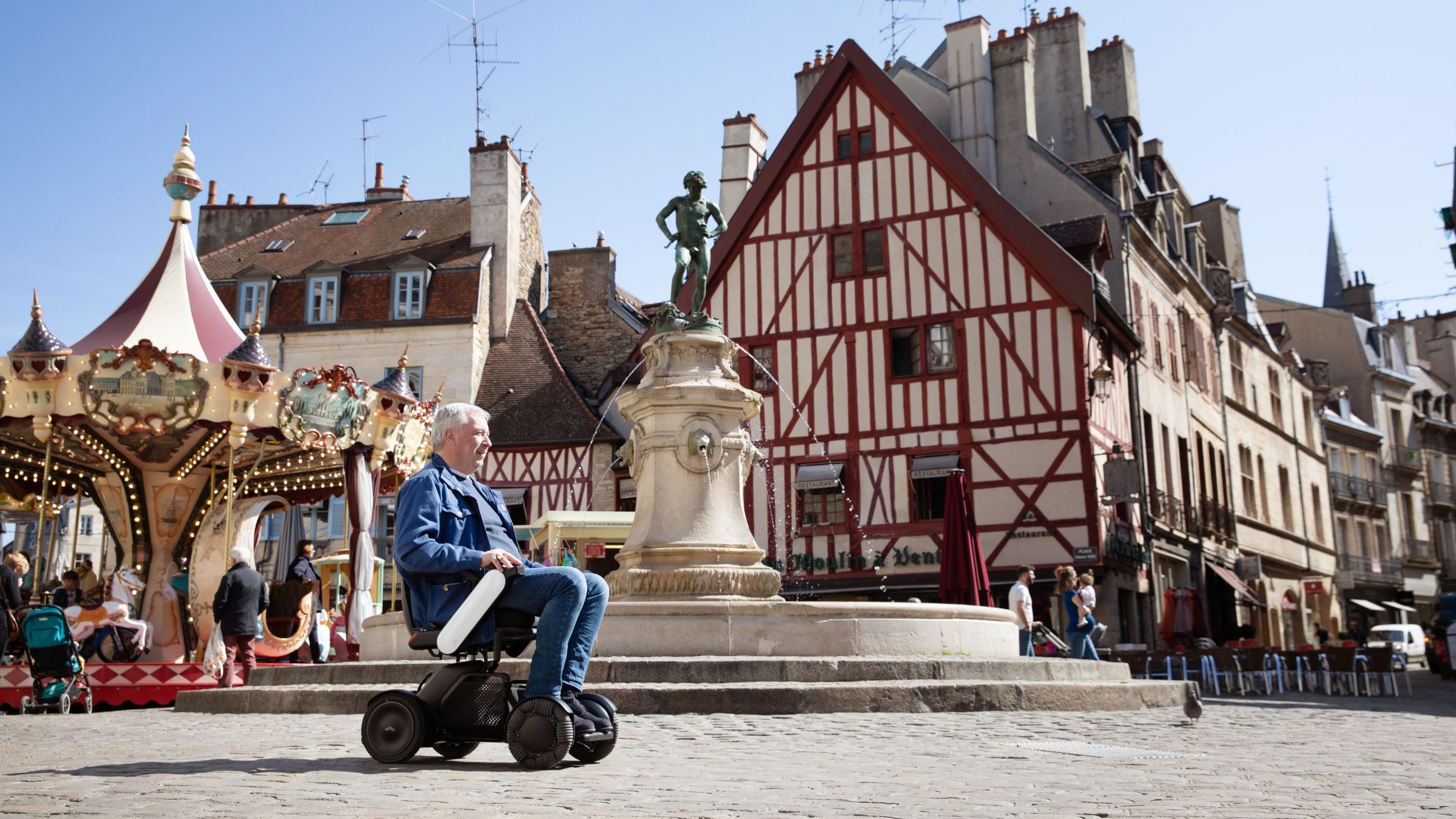 Des fauteuils électriques WHILL en libre-service pour visiter Dijon