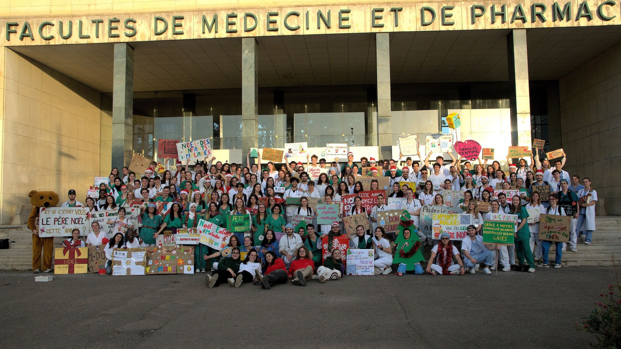 Des étudiants en santé font la quête pour les enfants malades