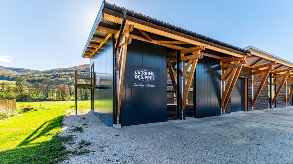 La Reine des Près, l'espace de coworking avec un "esprit village"