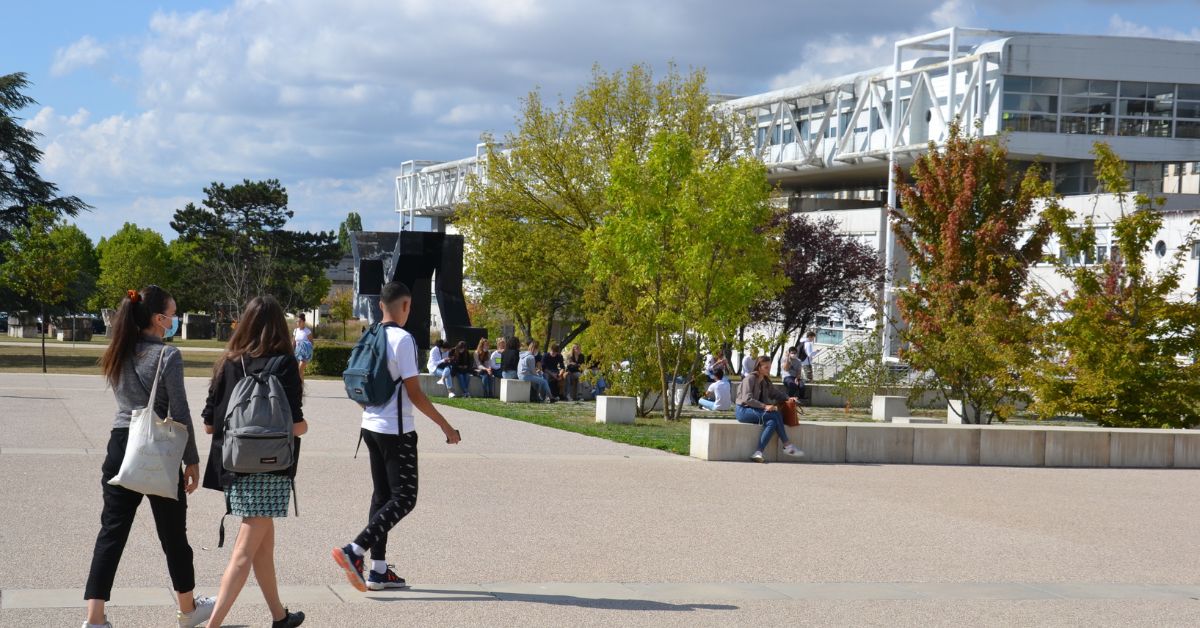 Forum. Les recruteurs rencontrent les étudiants à l'uB