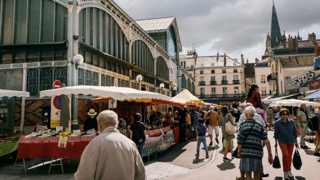 Les Halles de Dijon redeviennent piétonnes le 2 mai 2025