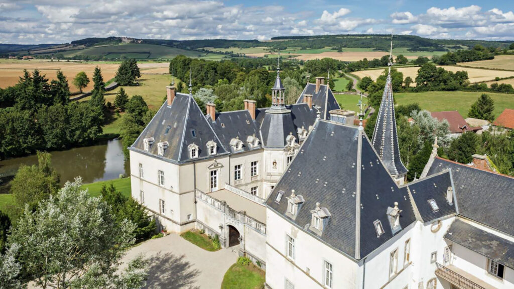 Le château de Sainte-Sabine / DR.