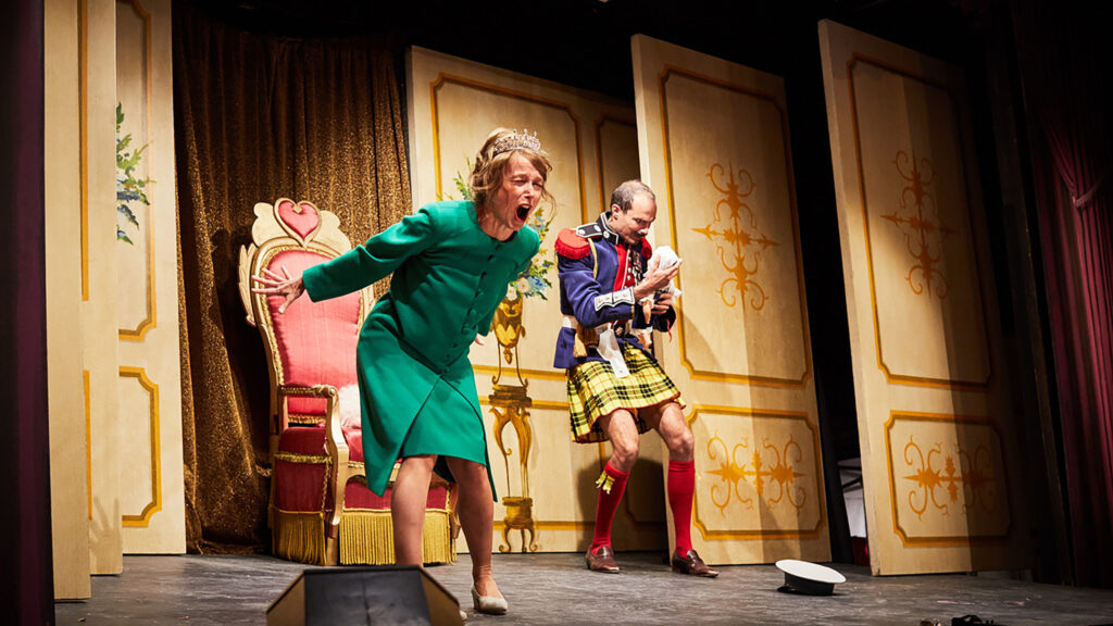 La compagnie 26000 couverts, de retour à Dijon en septembre 2025 avec un spectacle culte.