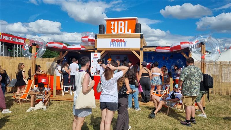 JBL clôture la saison des festivals en beauté au Golden Coast à Dijon