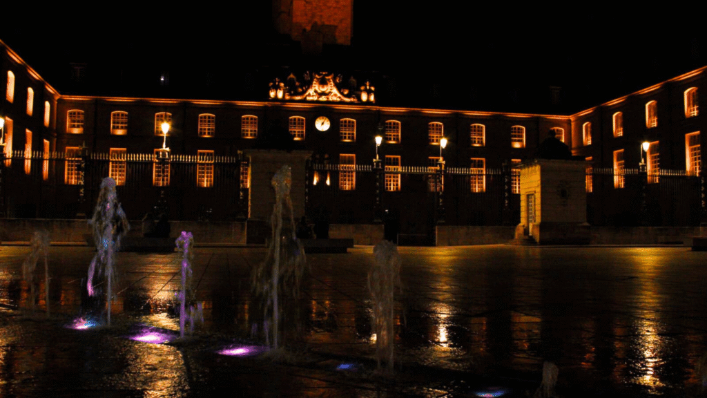 Dijon se pare d’orange et propose plusieurs rendez-vous pour sensibiliser, informer et mobiliser contre les violences faites aux femmes. Illuminations, projection-débat et conférence : la ville et ses partenaires s'unissent pour rappeler l’urgence d’agir contre toutes les formes de violences.