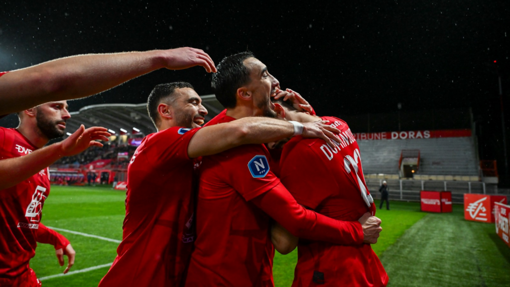 Le DFCO reçoit Versailles pour consolider sa première place