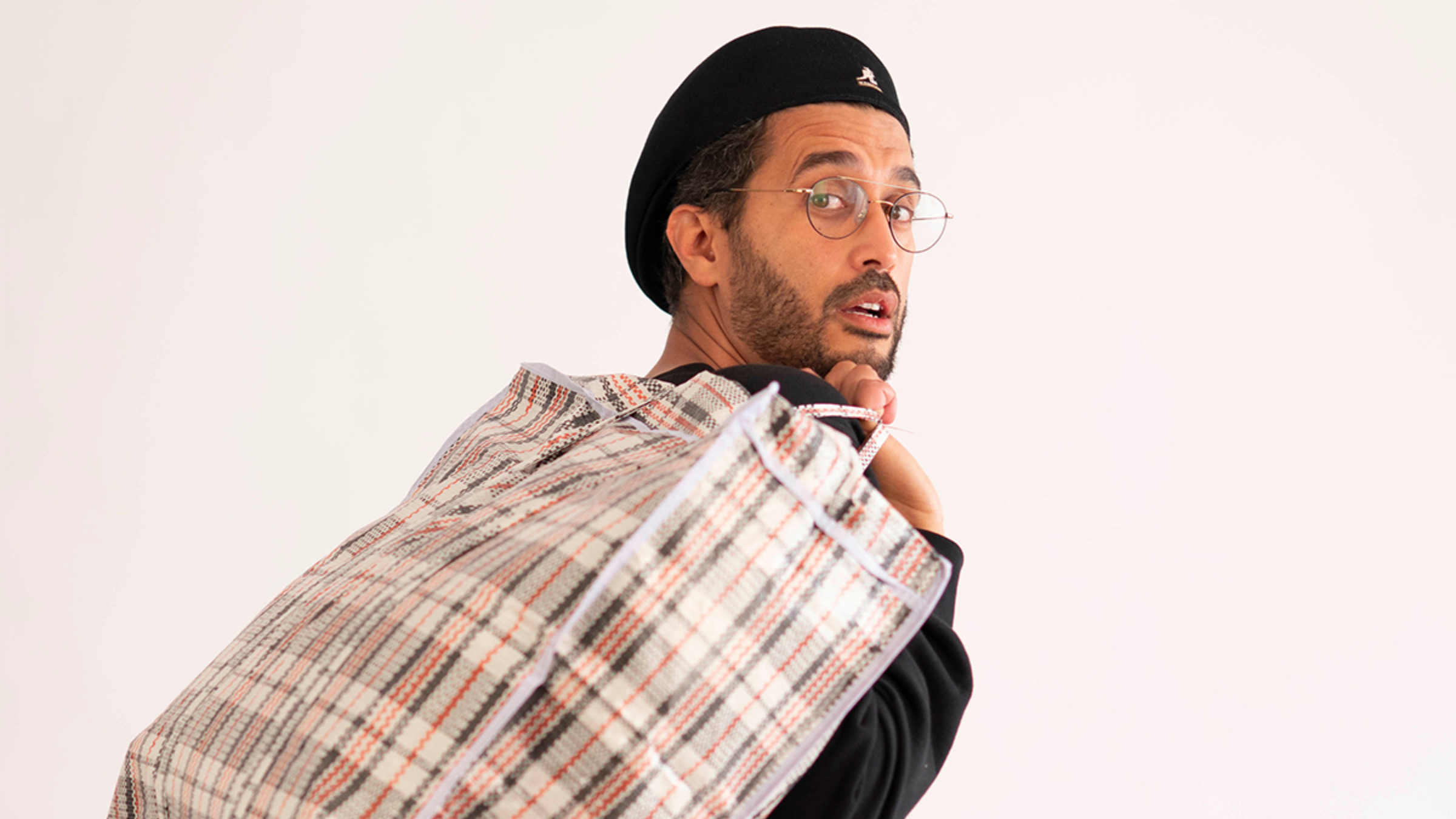 Djamil le Shlag : un voyage drôle et engagé avec Exode(s) au Cèdre