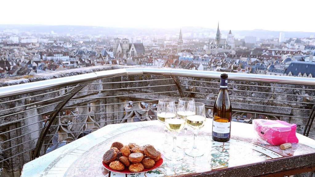 Le retour de l'apéro panoramique sur la Tour Philippe le Bon