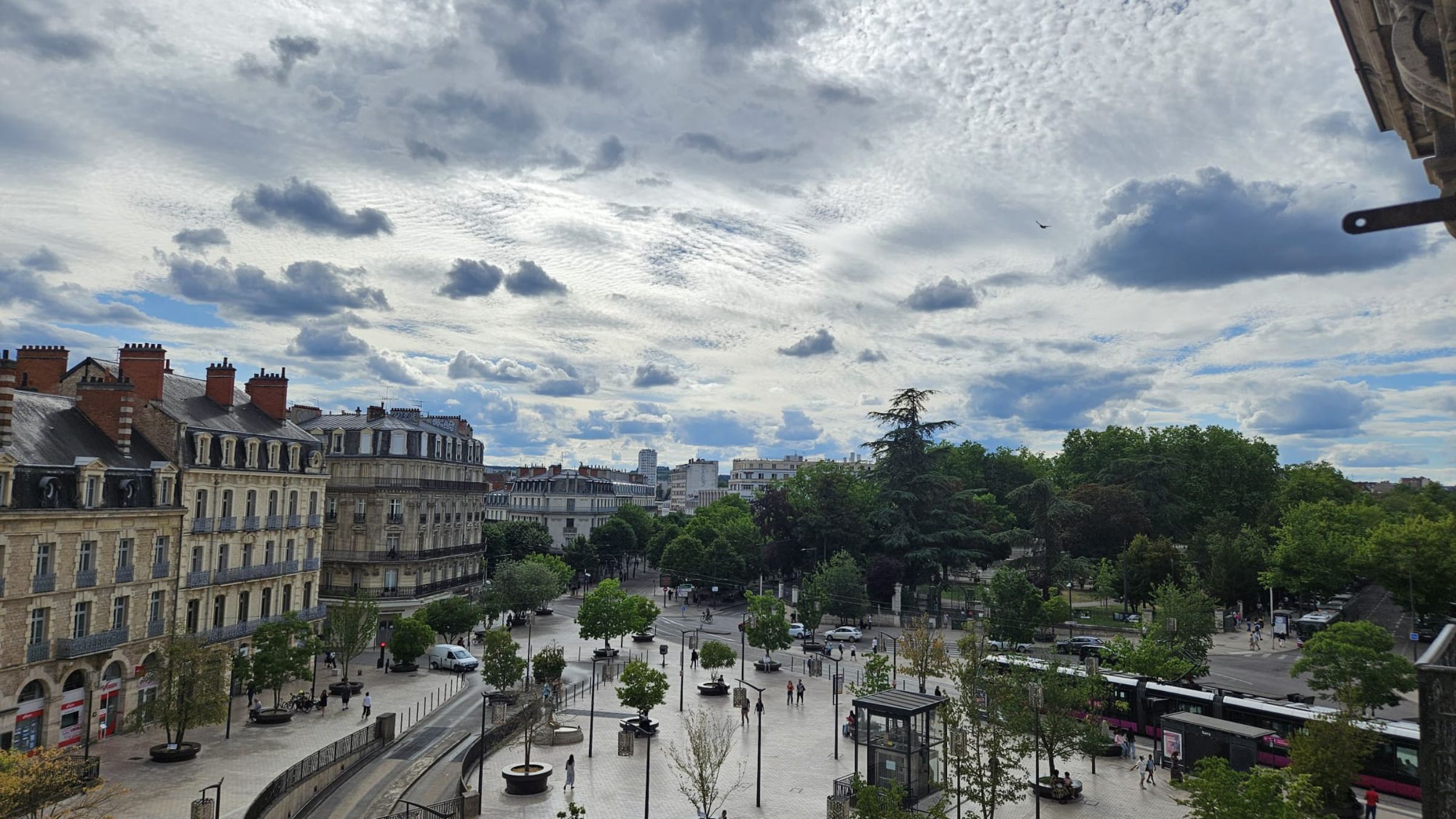 Météo : une semaine partagée entre nuages, orages et averses
