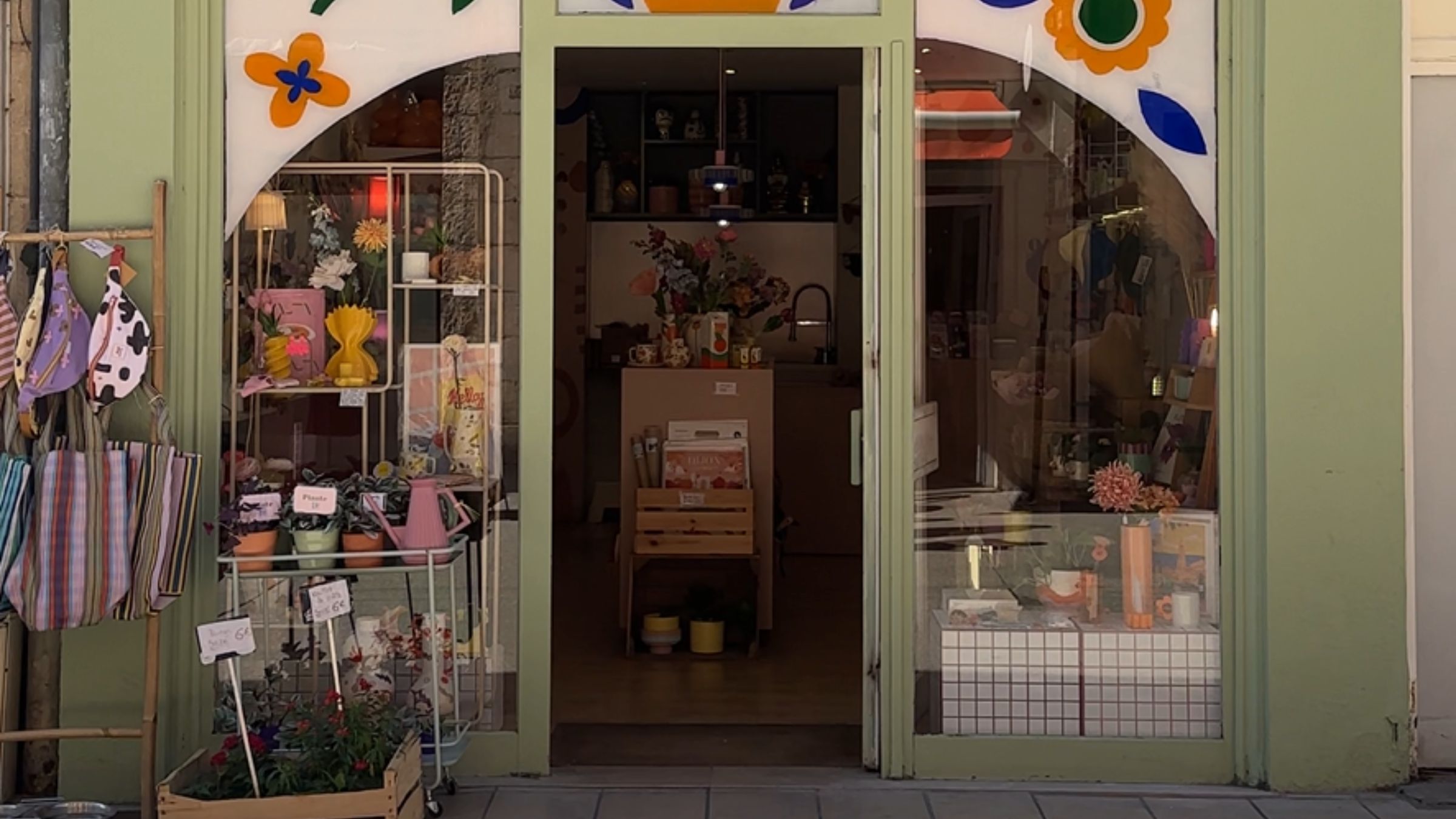 Madame Miettes sort un carnet de coloriage sur Dijon